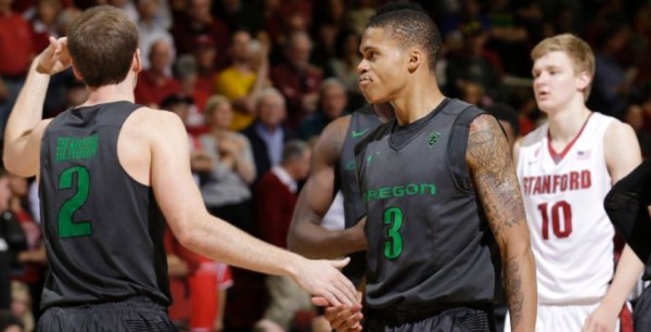Joseph Young (No. 3) is shooting 90 percent at the line in Pac-12 play. (AP/Jeff Chiu)